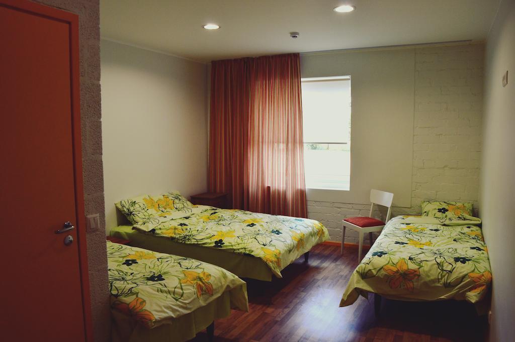 Saare Automatic Hostel Пярну Экстерьер фото