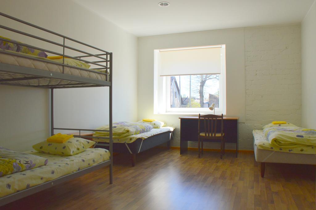 Saare Automatic Hostel Пярну Экстерьер фото