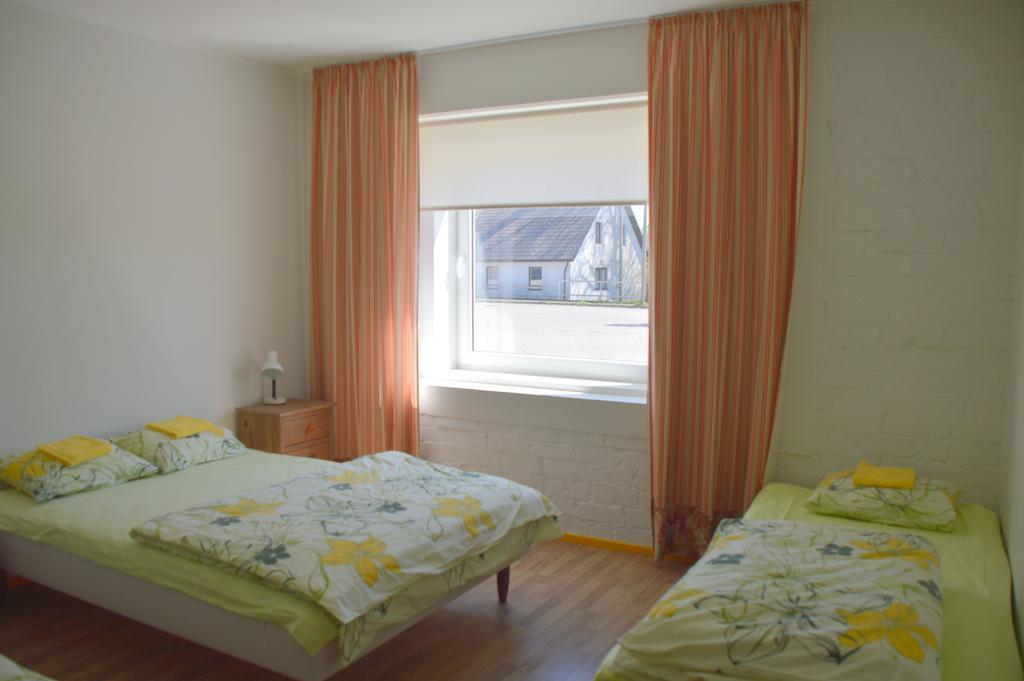 Saare Automatic Hostel Пярну Экстерьер фото