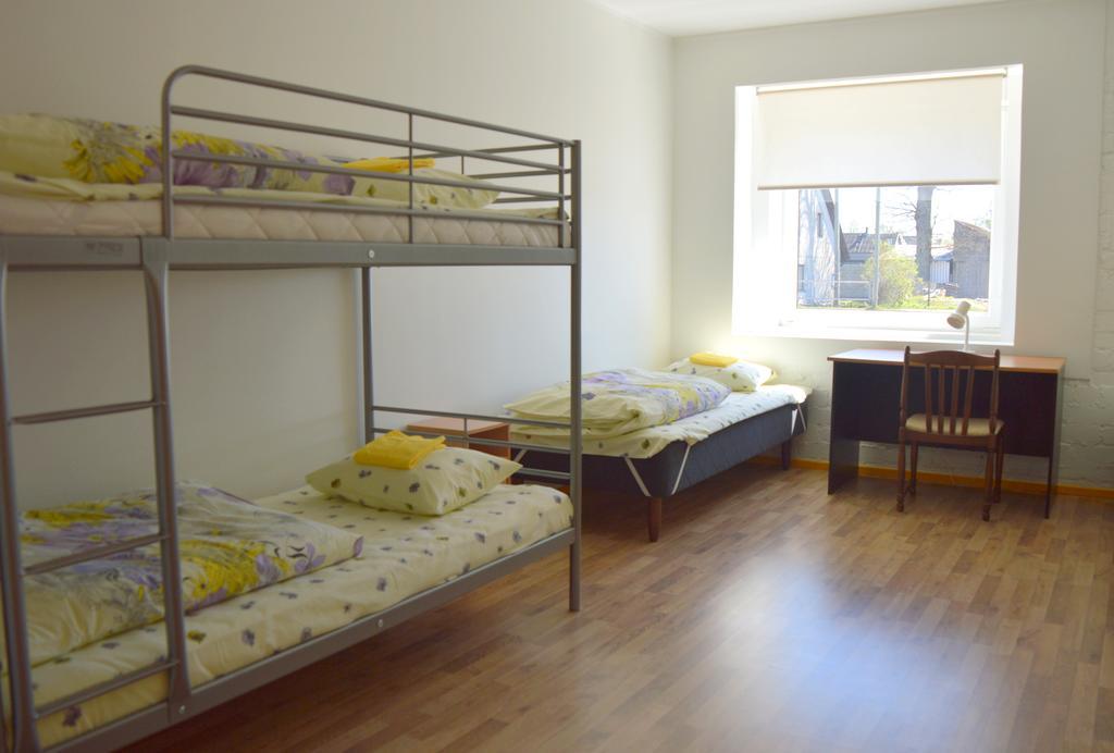 Saare Automatic Hostel Пярну Экстерьер фото