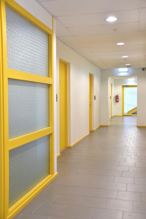 Saare Automatic Hostel Пярну Экстерьер фото
