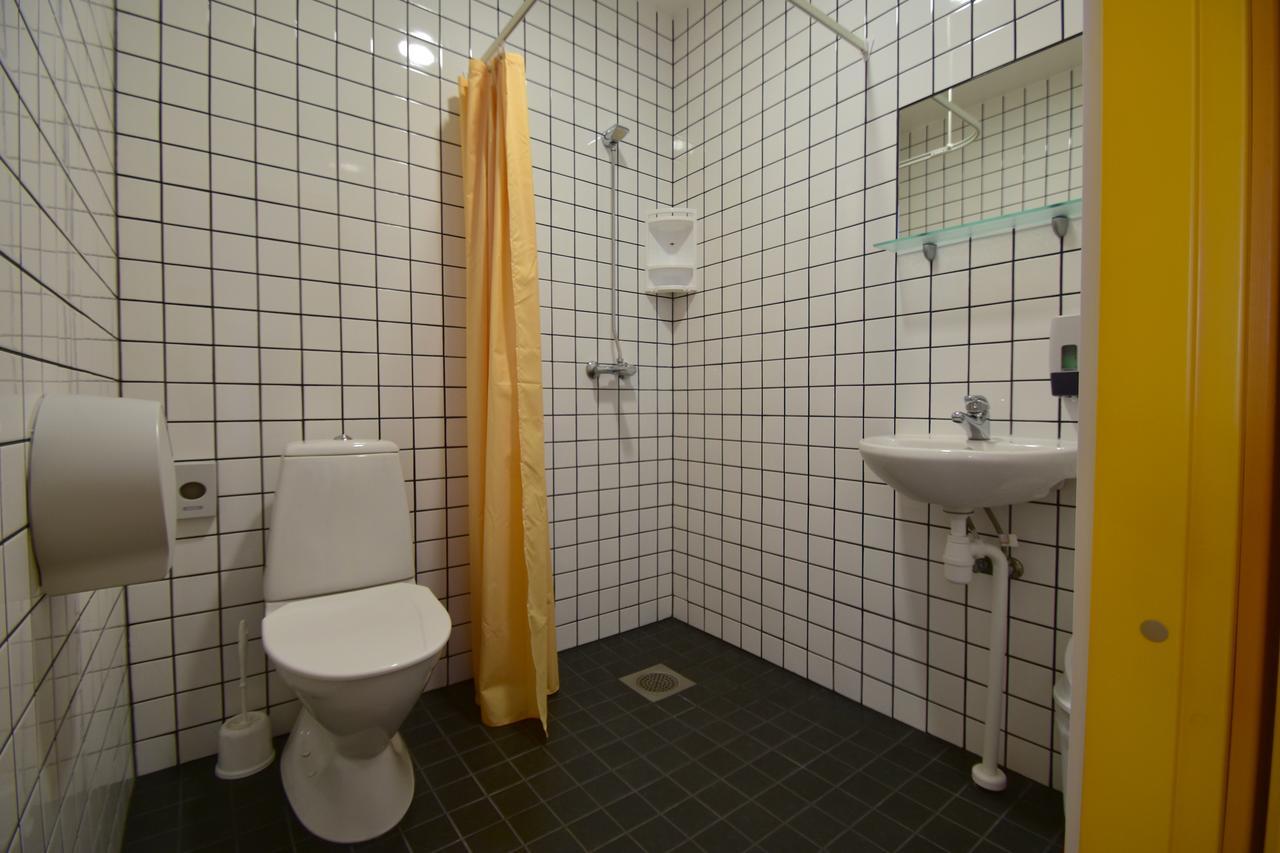 Saare Automatic Hostel Пярну Экстерьер фото