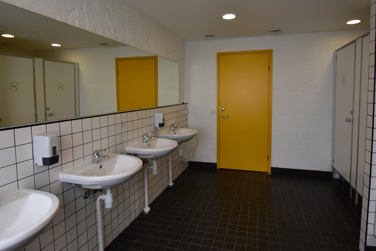 Saare Automatic Hostel Пярну Экстерьер фото